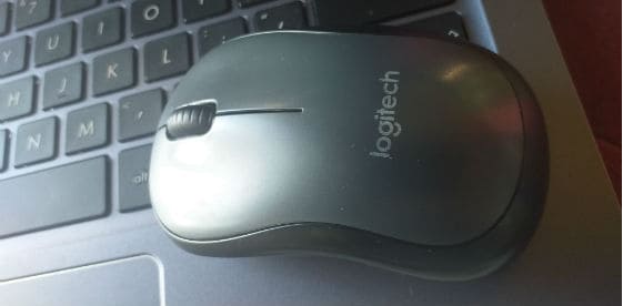 Logitech M220 vs M221